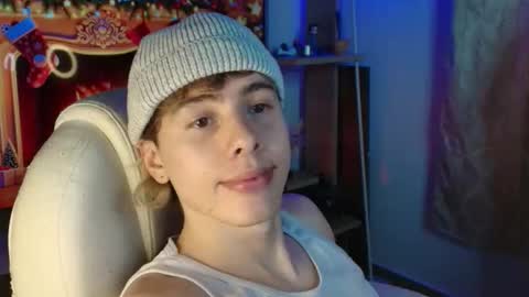 Snapshot of gemdominus chatting on 18, 12, 2025 Gem Dominus online show from 18, 12, 2025