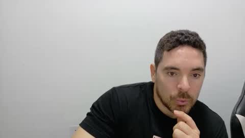 Snapshot of genesis_wb chatting on 5, 11, 2025 genesis_wb online show from 5, 11, 2025