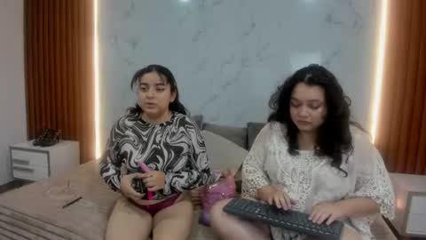 Snapshot of genesis_y_moon chatting on 11, 7, 2026 genesis_y_moon online show from 11, 7, 2026