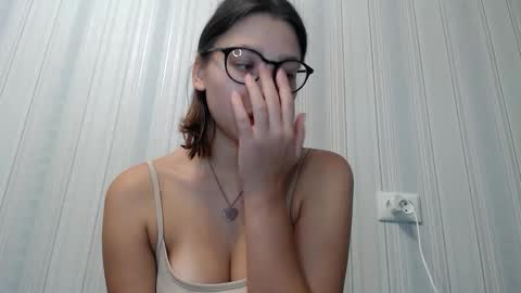 Snapshot of genev__ievee chatting on 23, 11, 2025 genev__ievee online show from 23, 11, 2025