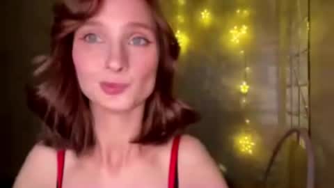 Snapshot of genieflug chatting on 28, 4, 2026 Riana online show from 28, 4, 2026