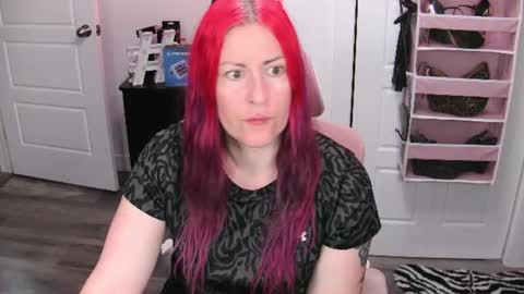 Snapshot of gennyrock chatting on 14, 6, 2026 Genny Rock and online show from 14, 6, 2026