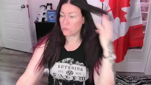 Snapshot of gennyrock chatting on 6, 7, 2026 Genny Rock and online show from 6, 7, 2026