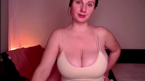 Snapshot of gentle__woman chatting on 15, 12, 2024 Chrisa online show from 15, 12, 2024