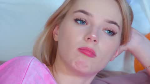 GentleRossi online show from 3, 12, 2025