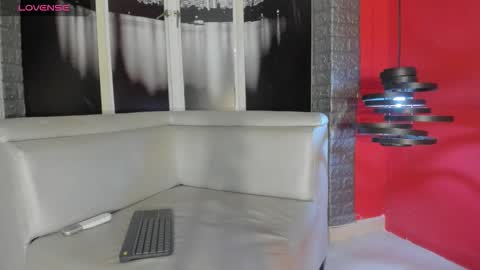 G E O R G E online show from 3, 10, 2025