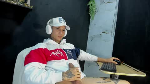 independent model online show from 1, 4, 2026