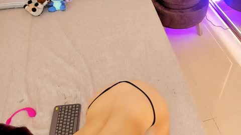    online show from 12, 2, 2025