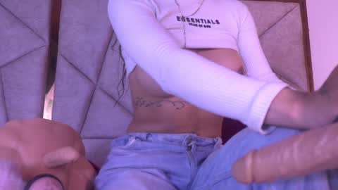 geraldinesuaan online show from 28, 2, 2025