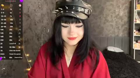 EmelyWoodes online show from 11, 6, 2026