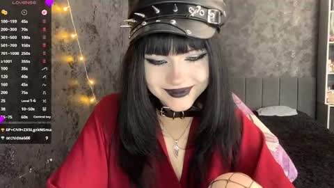 EmelyWoodes online show from 15, 6, 2026