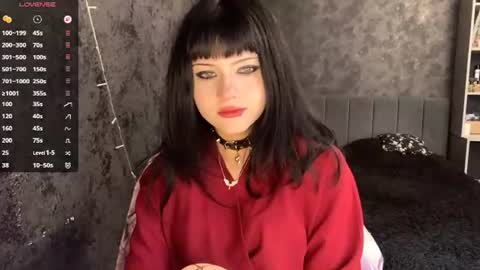 EmelyWoodes online show from 27, 7, 2026