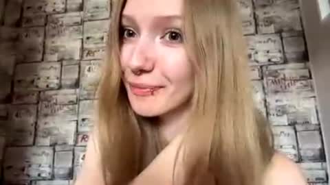 Snapshot of gertrudeuran chatting on 17, 7, 2026 Sophie online show from 17, 7, 2026