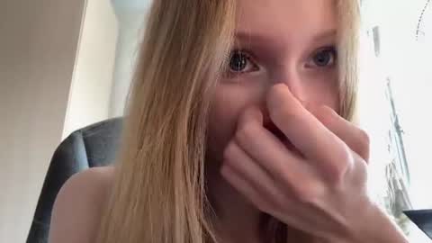 Snapshot of gertrudeuran chatting on 28, 7, 2026 Sophie online show from 28, 7, 2026