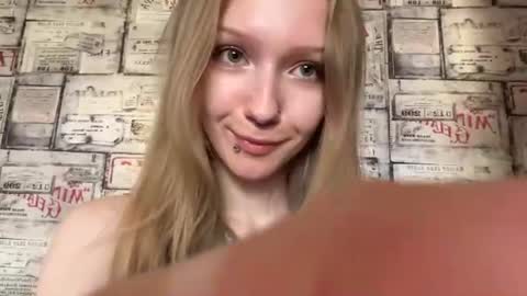 Snapshot of gertrudeuran chatting on 29, 7, 2026 Sophie online show from 29, 7, 2026