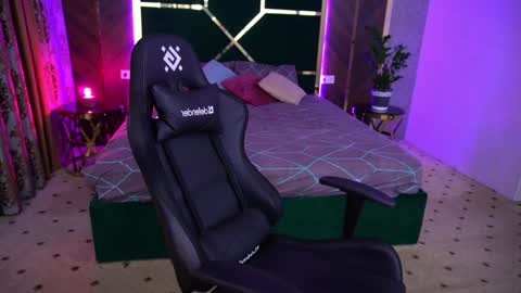 Ur Foxie online show from 15, 12, 2024