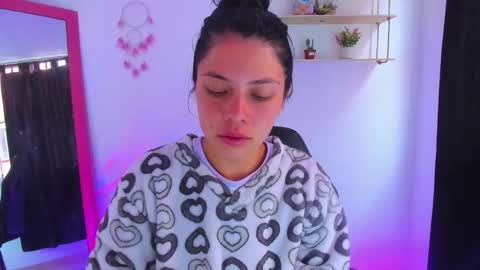 giaaaa   online show from 18, 3, 2026