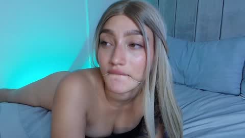 Snapshot of giaa_ross chatting on 10, 1, 2025 Gia online show from 10, 1, 2025