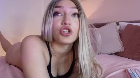 Snapshot of giaa_ross chatting on 17, 2, 2025 Gia online show from 17, 2, 2025