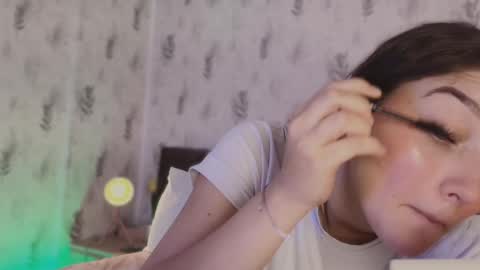 Snapshot of giaa_ross chatting on 10, 9, 2025 Gia online show from 10, 9, 2025