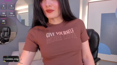 Gia Ferrera online show from 1, 12, 2024