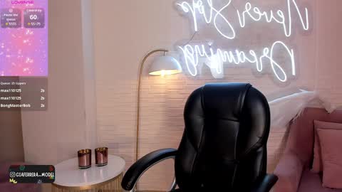 Gia Ferrera online show from 5, 12, 2024