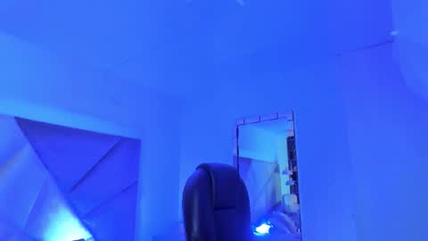 Gia  online show from 12, 1, 2026