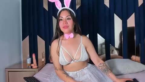 GiannaJohnson online show from 24, 10, 2025