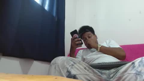 Snapshot of giant_feet chatting on 19, 5, 2026 BOSS online show from 19, 5, 2026