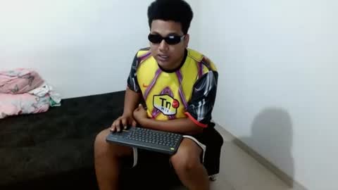 Snapshot of giant_feet chatting on 21, 6, 2026 BOSS online show from 21, 6, 2026