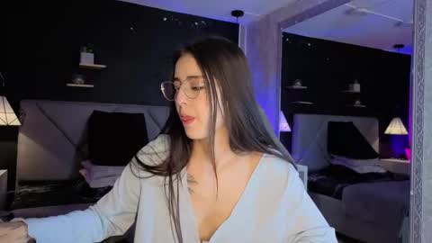 Gia online show from 18, 10, 2025