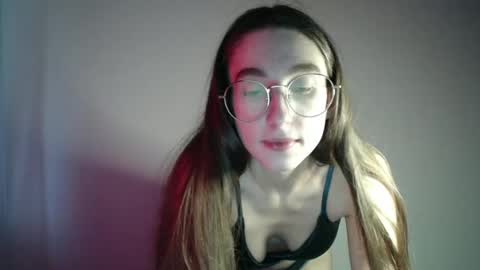 Snapshot of gigi_nix chatting on 8, 3, 2025 Gigi online show from 8, 3, 2025