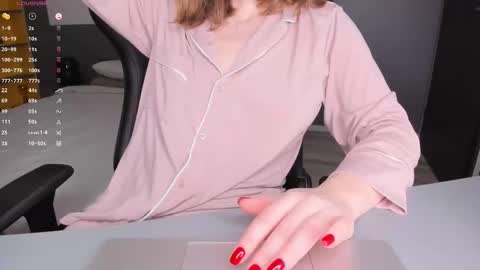 gigihadd online show from 8, 3, 2026