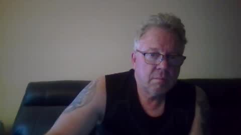 gimmmieoooo online show from 28, 4, 2026
