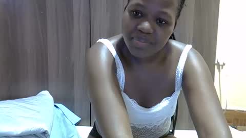 Snapshot of gina_sassy chatting on 27, 10, 2025 Adiliah online show from 27, 10, 2025