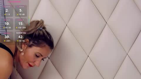 Snapshot of ginabear chatting on 29, 11, 2025 Gina online show from 29, 11, 2025