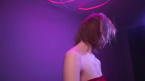        im expecting 350 thumbs up on my altar   online show from 29, 9, 2025