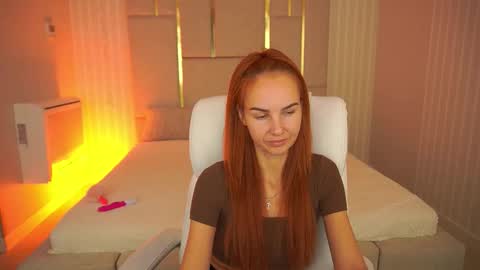Snapshot of gingergazee chatting on 30, 10, 2025 GinegerGazee online show from 30, 10, 2025