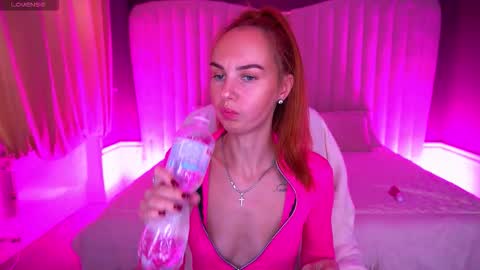 Snapshot of gingergazee chatting on 11, 11, 2025 GinegerGazee online show from 11, 11, 2025