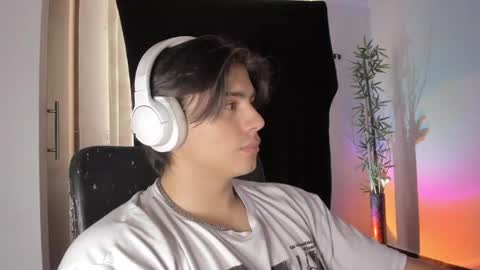 Snapshot of gio_russo chatting on 13, 5, 2026 GioRusso online show from 13, 5, 2026