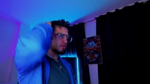 GIOMAR REYES online show from 10, 1, 2025