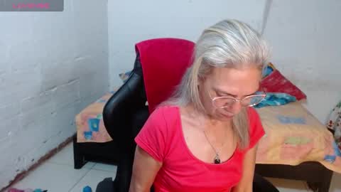 Snapshot of giorgia_xue53 chatting on 26, 12, 2024 Mary online show from 26, 12, 2024