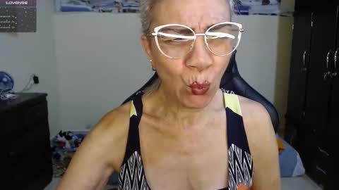 Snapshot of giorgia_xue53 chatting on 12, 2, 2025 Mary online show from 12, 2, 2025