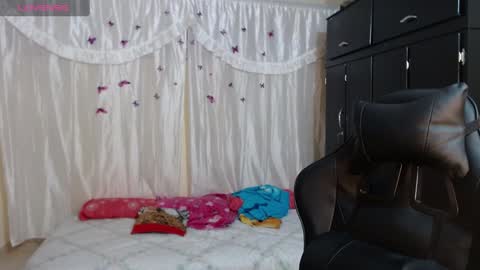 Snapshot of giorgia_xue53 chatting on 26, 2, 2025 Mary online show from 26, 2, 2025