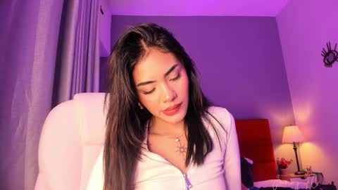 Snapshot of giovanna_oliveira chatting on 10, 9, 2025 Giovanna online show from 10, 9, 2025