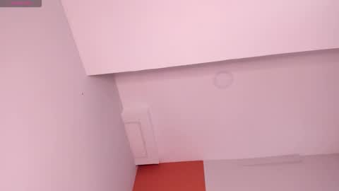 Snapshot of giovanna_oliveira chatting on 5, 10, 2025 Giovanna online show from 5, 10, 2025