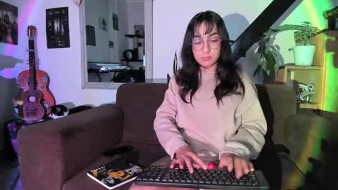 girasol1921 online show from 16, 1, 2025