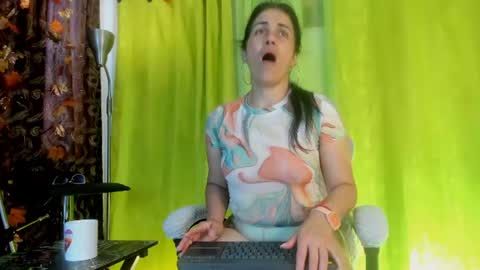 Snapshot of girasol_walton chatting on 6, 7, 2026 Girasol Walton online show from 6, 7, 2026