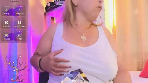 Girl Amada online show from 25, 11, 2025