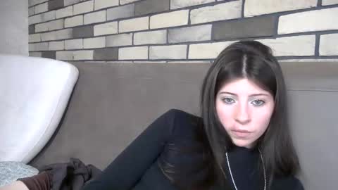 girl_cute007 online show from 27, 5, 2026